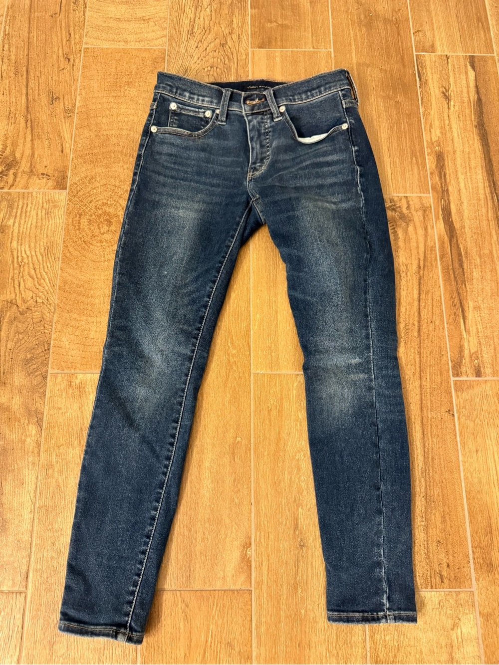 Dark Wash Slim Jeans - Blue
Lucky Brand
